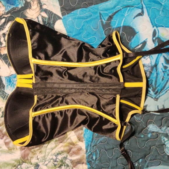 Batman Corset - Picture 4 of 5